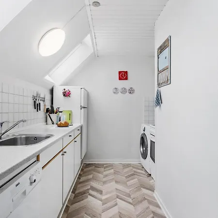 Three-bedroom With Sea View 04 בית נופש Bagenkop